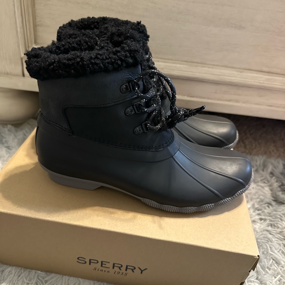 Brand-New Sperry Women's Black Fleece-Lined Boots